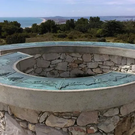 Beau 3 Pieces Avec Terrasse Et Box A Sete, 6 Pers. - Fr-1-472a-128 * Sete