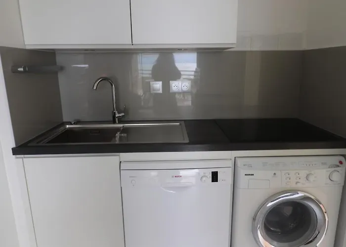 Appartement 47M² Avec Terrasse Vue Mer Et Box Privatif Securise - Fr-1-472A-128